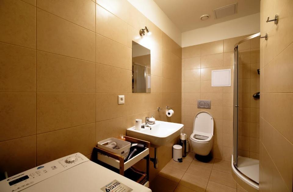 Cosy Studio, 15Min To Old Centre, Self-Check In, Free Wifi, Welcome Drink! Прага Экстерьер фото